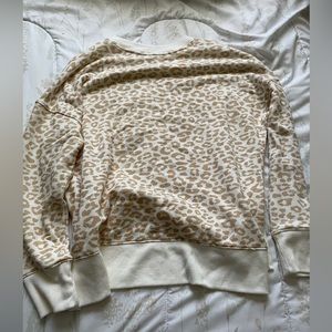 Leopard Print sweater - L